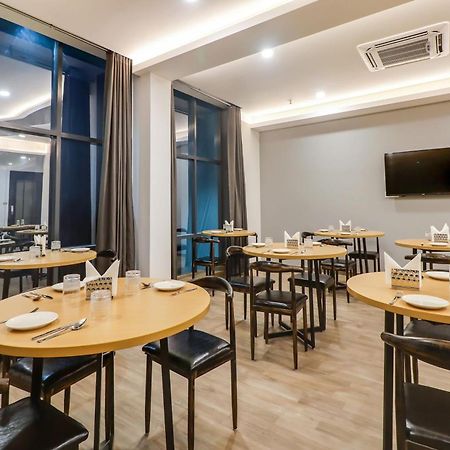 Chinhat Super Townhouse Jashn酒店 外观 照片