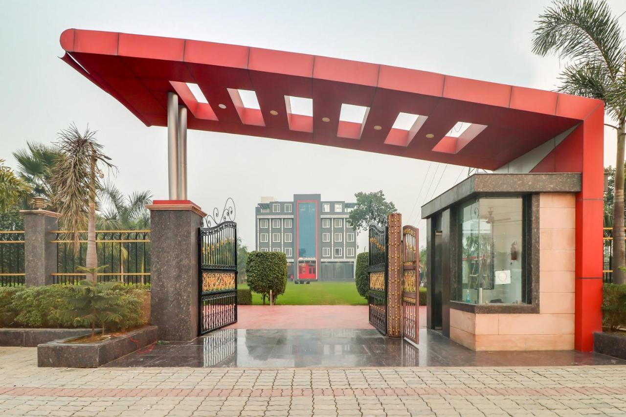 Chinhat Super Townhouse Jashn酒店 外观 照片