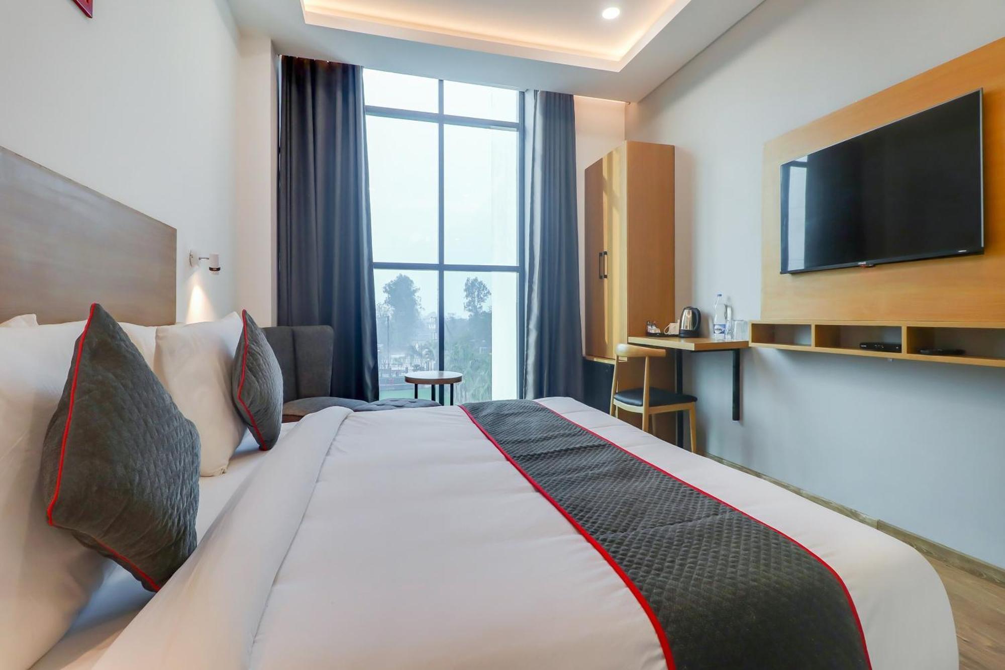 Chinhat Super Townhouse Jashn酒店 外观 照片