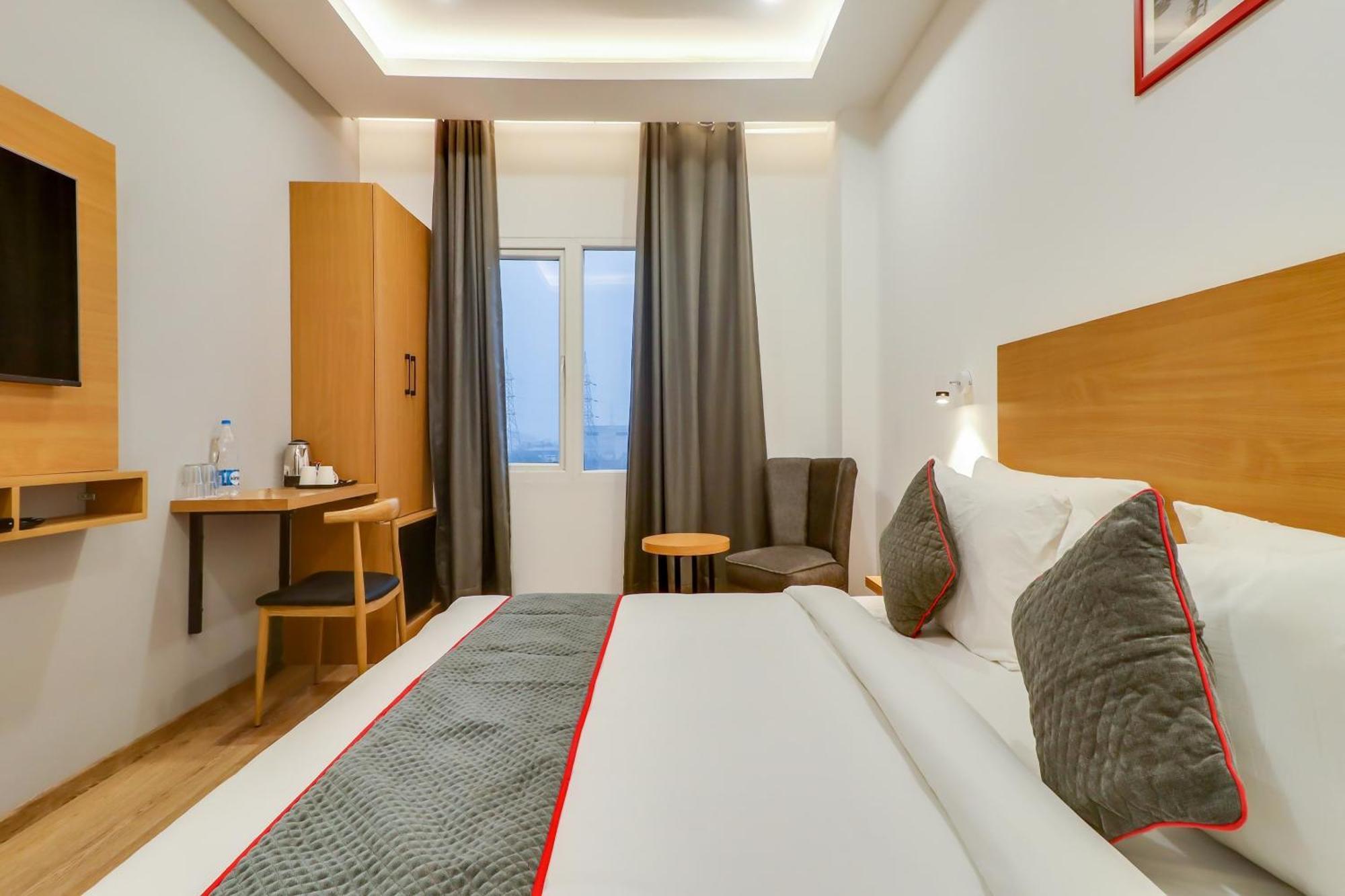 Chinhat Super Townhouse Jashn酒店 外观 照片