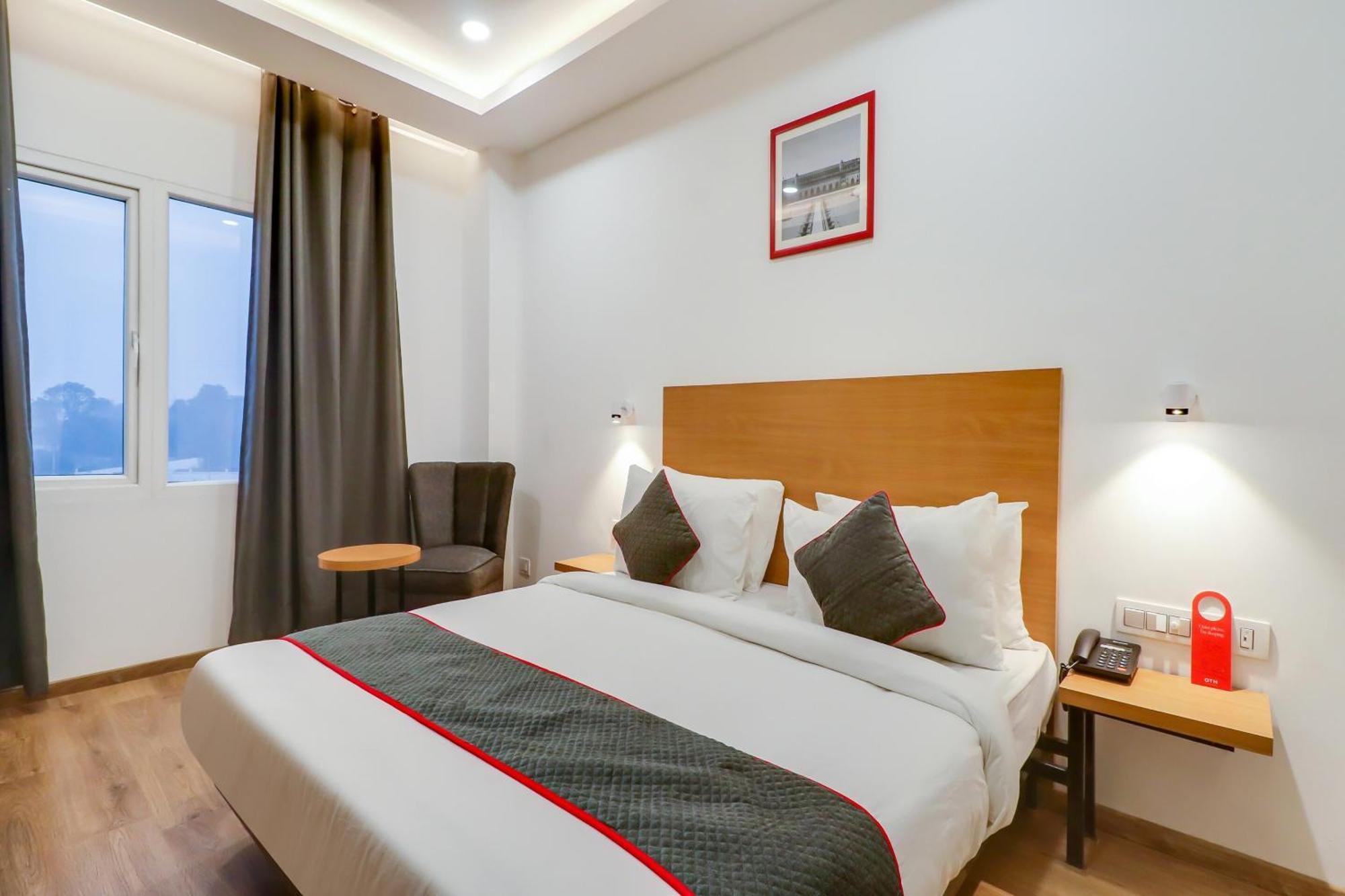 Chinhat Super Townhouse Jashn酒店 外观 照片