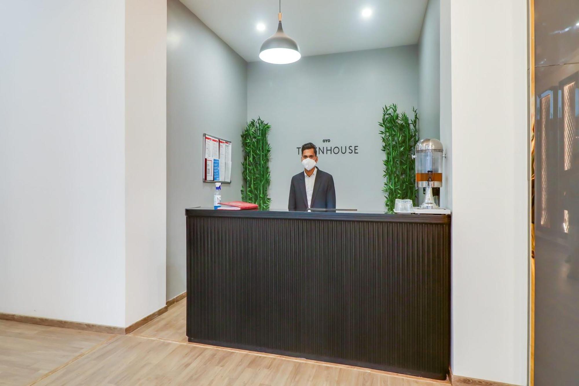 Chinhat Super Townhouse Jashn酒店 外观 照片