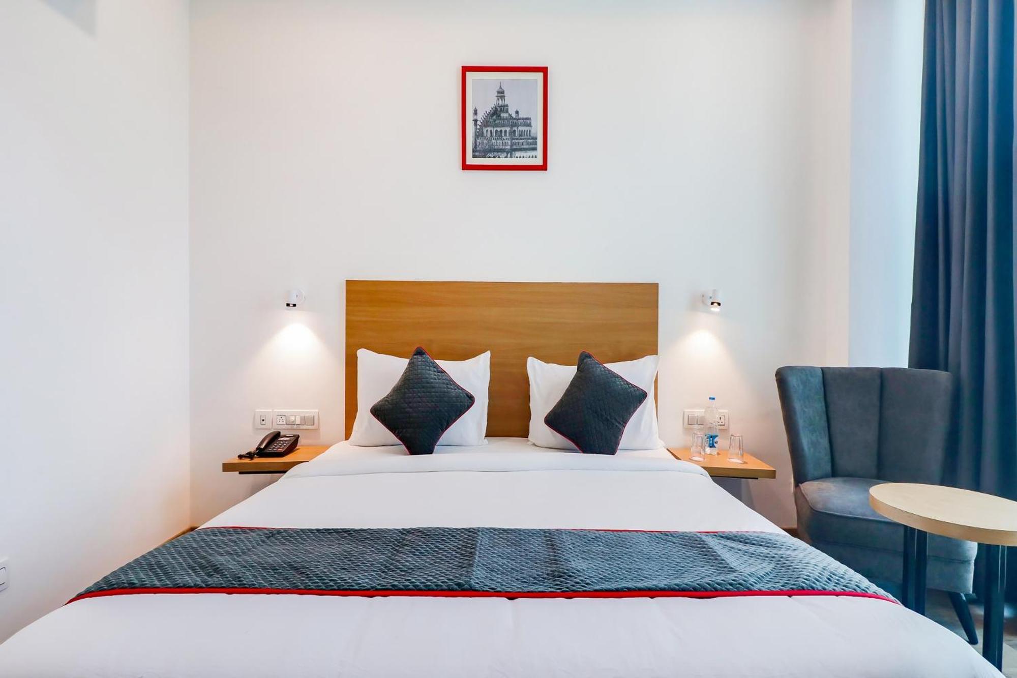 Chinhat Super Townhouse Jashn酒店 外观 照片